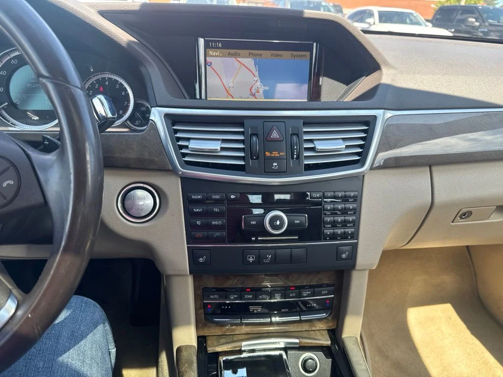 Used 2010 Diamond White Metallic Mercedes-Benz E 350 image 19