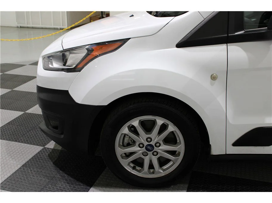 Used 2022 White Ford XL image 9