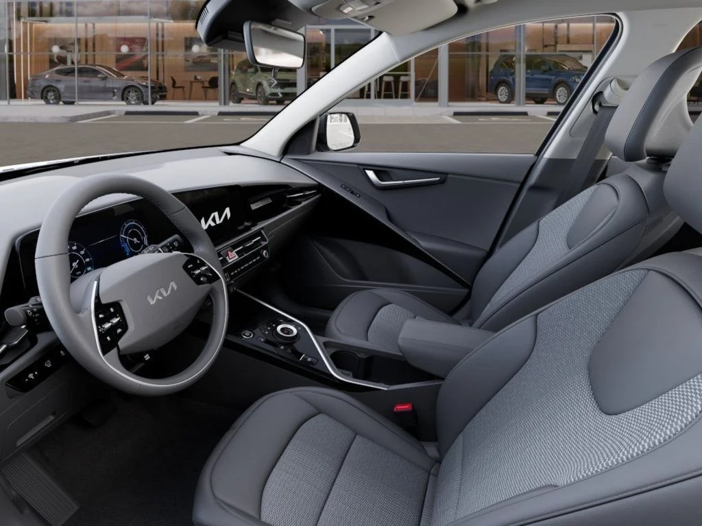 New 2024 Gray Kia Wind image 17