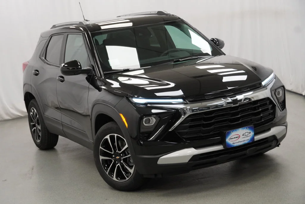 New 2026 Mosaic Black Metallic Chevrolet LT image 12