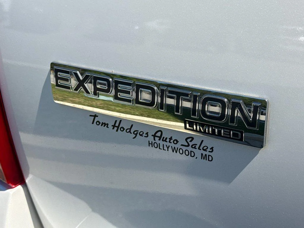 Used 2013 White Platinum Metallic Tri-Coat Ford 4WD 4dr Limited image 7