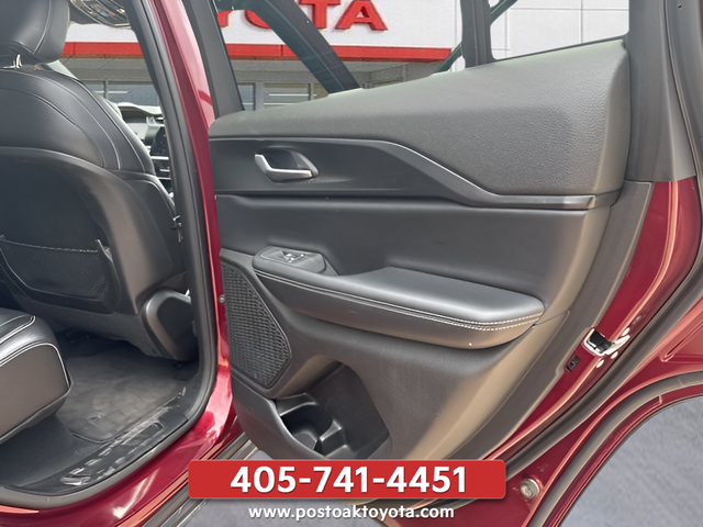 Used 2024 Red Jeep Altitude image 23