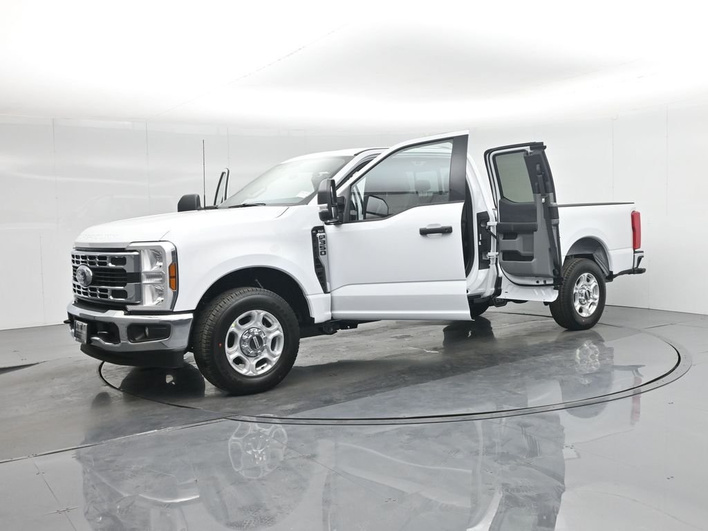 New 2026 Oxford White Ford XLT image 29