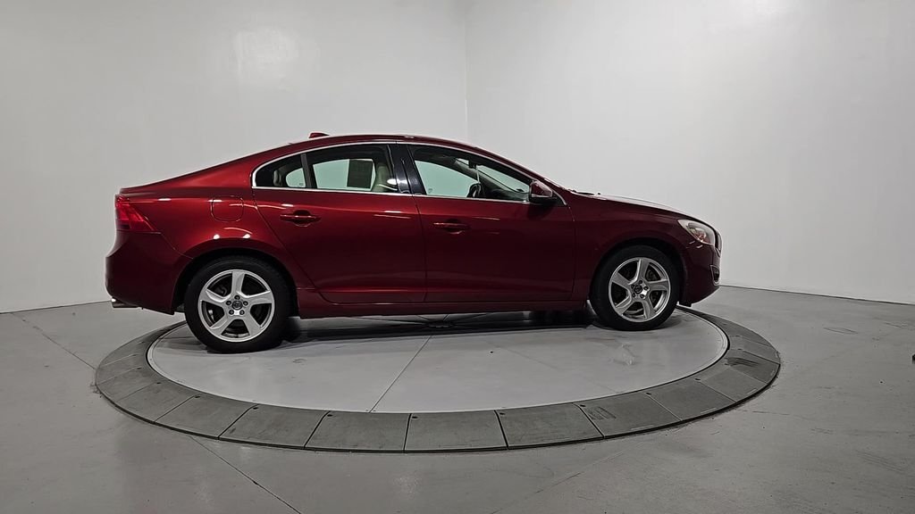 Used 2013 Red Volvo  image 6