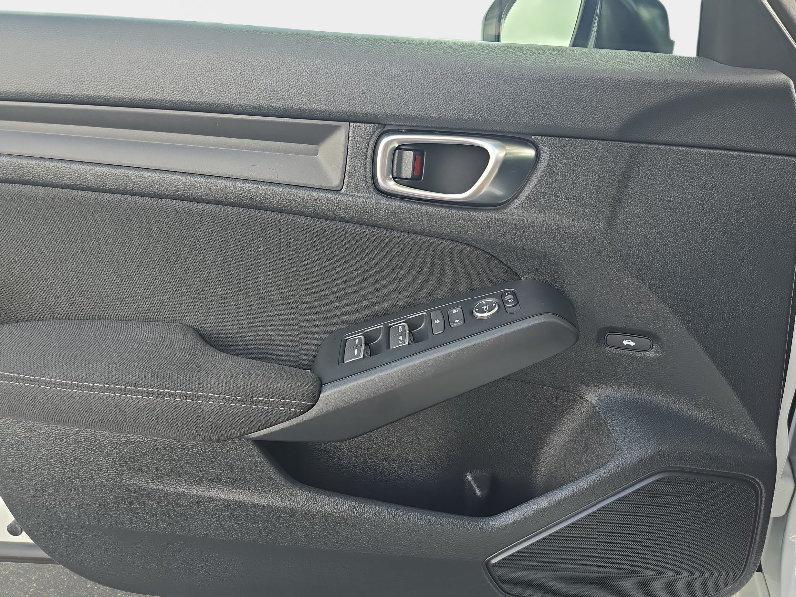 Used 2025 White Honda LX image 28