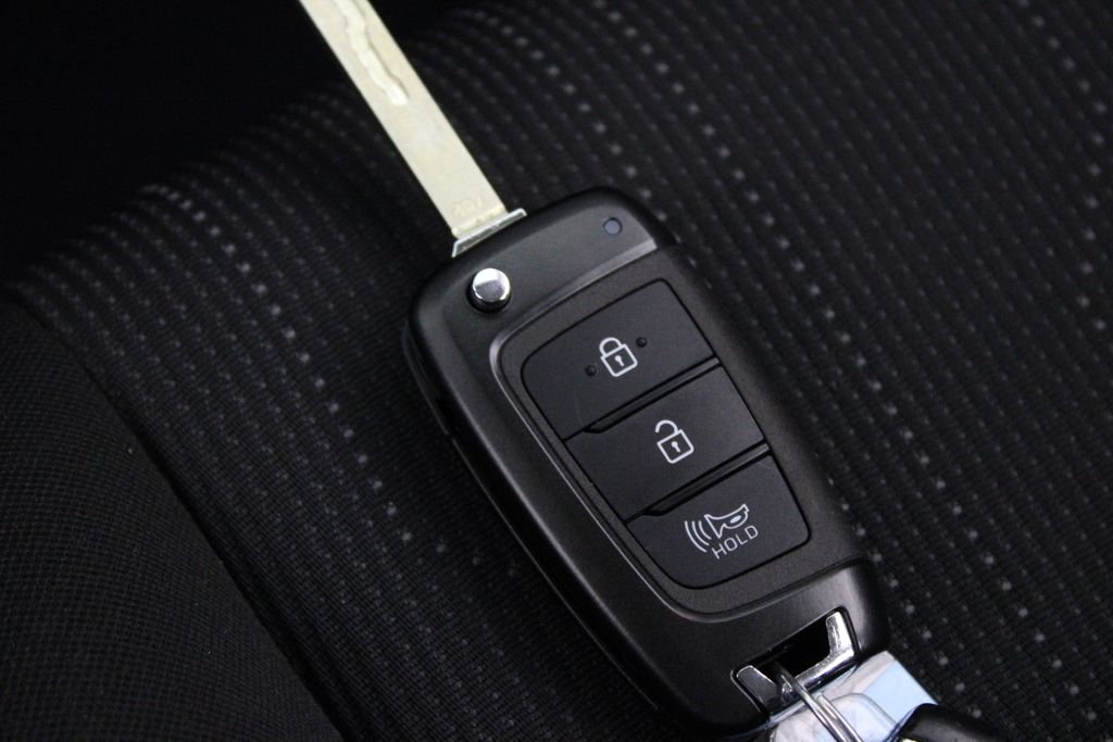 Certified Used 2024 White Hyundai SE image 28