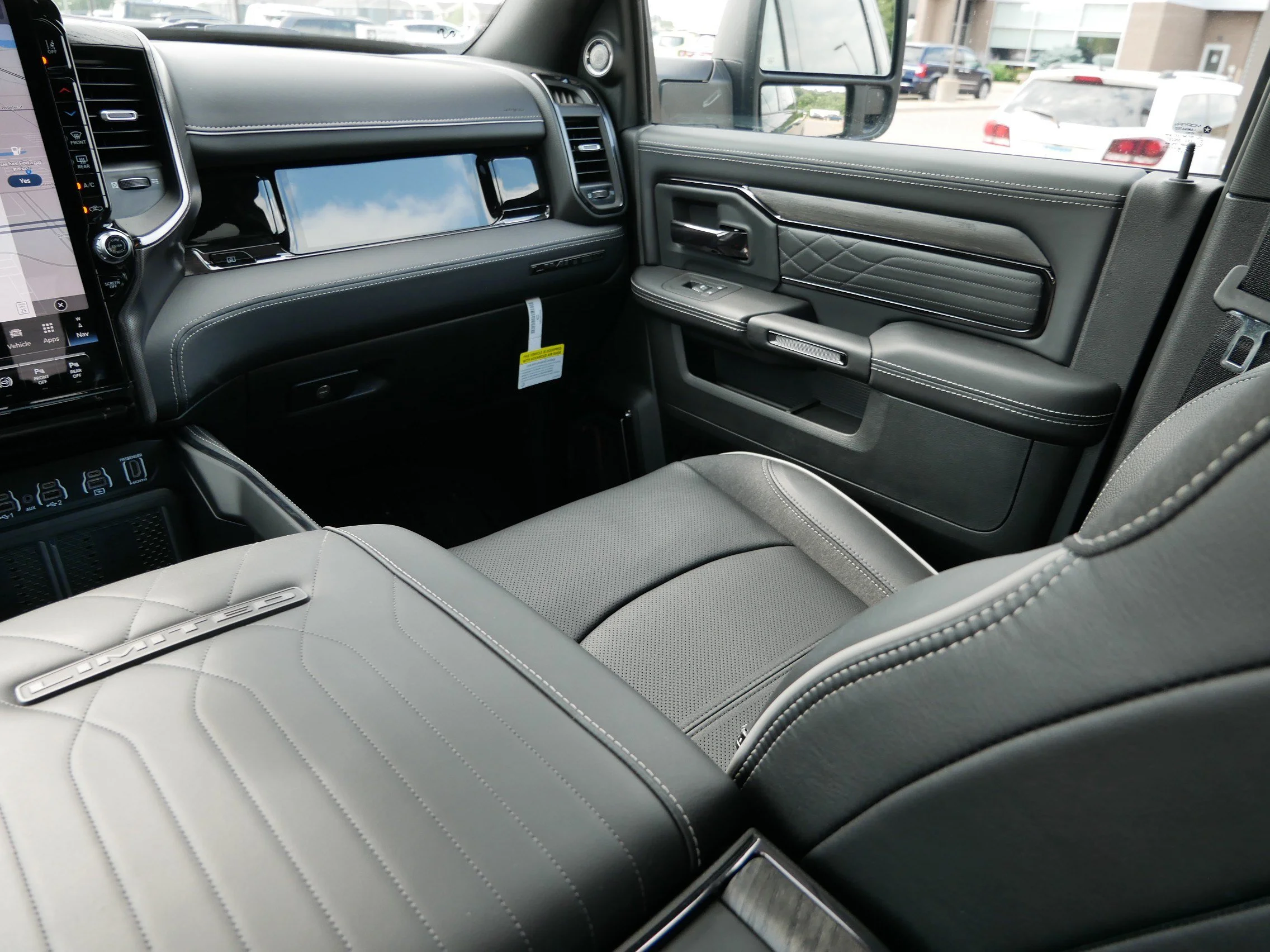 2026 RAM 2500 Limited - Photo 11