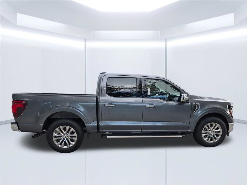 New 2026 Carbonized Gray Metallic Ford XLT image 8