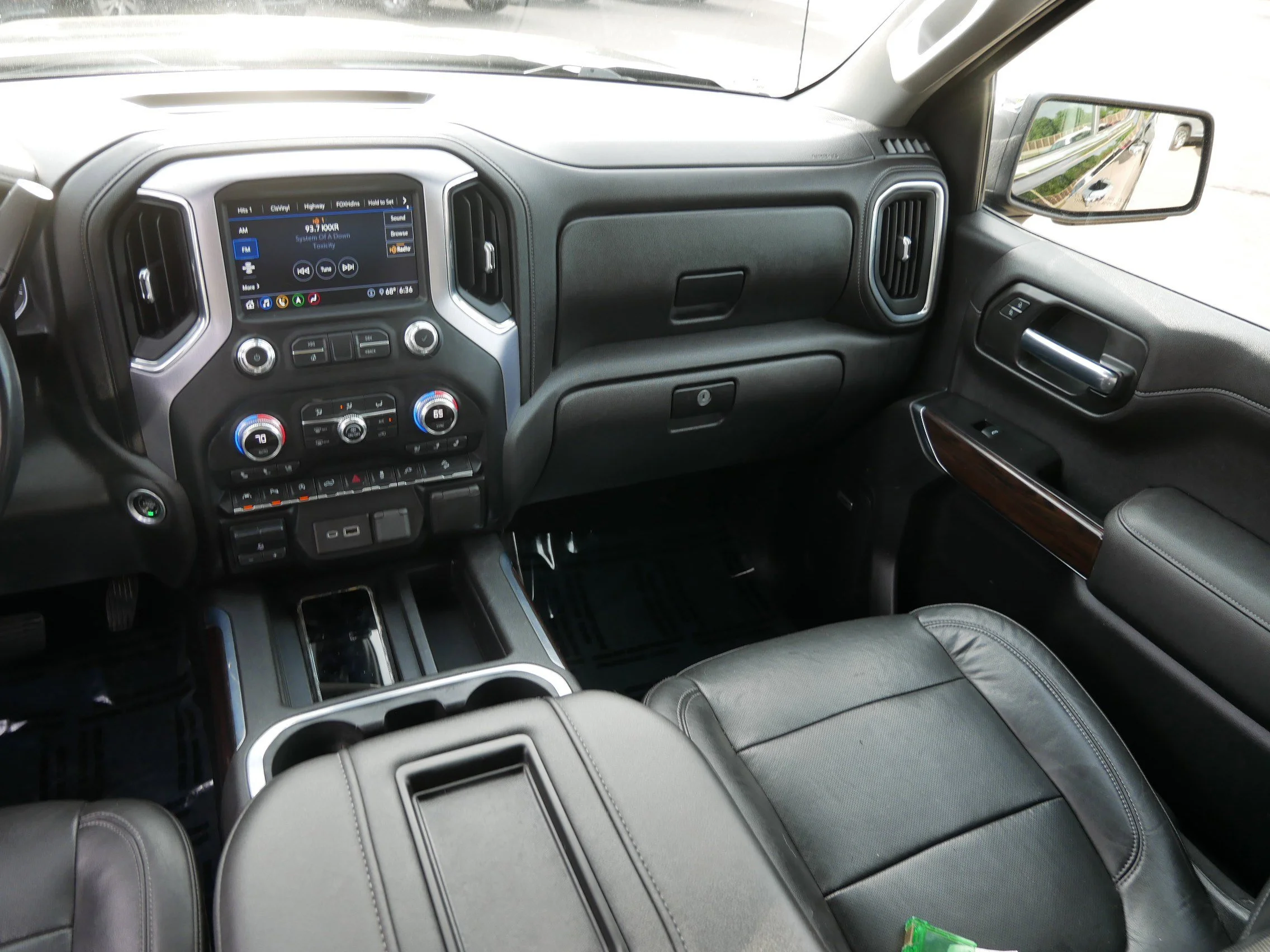 Certified Used 2020 Onyx Black GMC SLT image 11