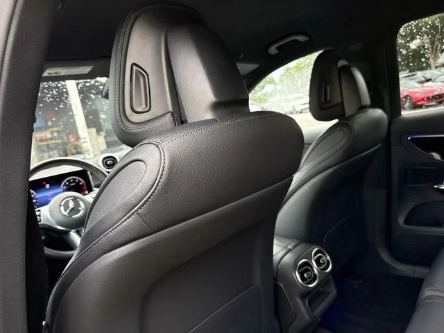 Used 2024  Mercedes-Benz GLC 300 image 13
