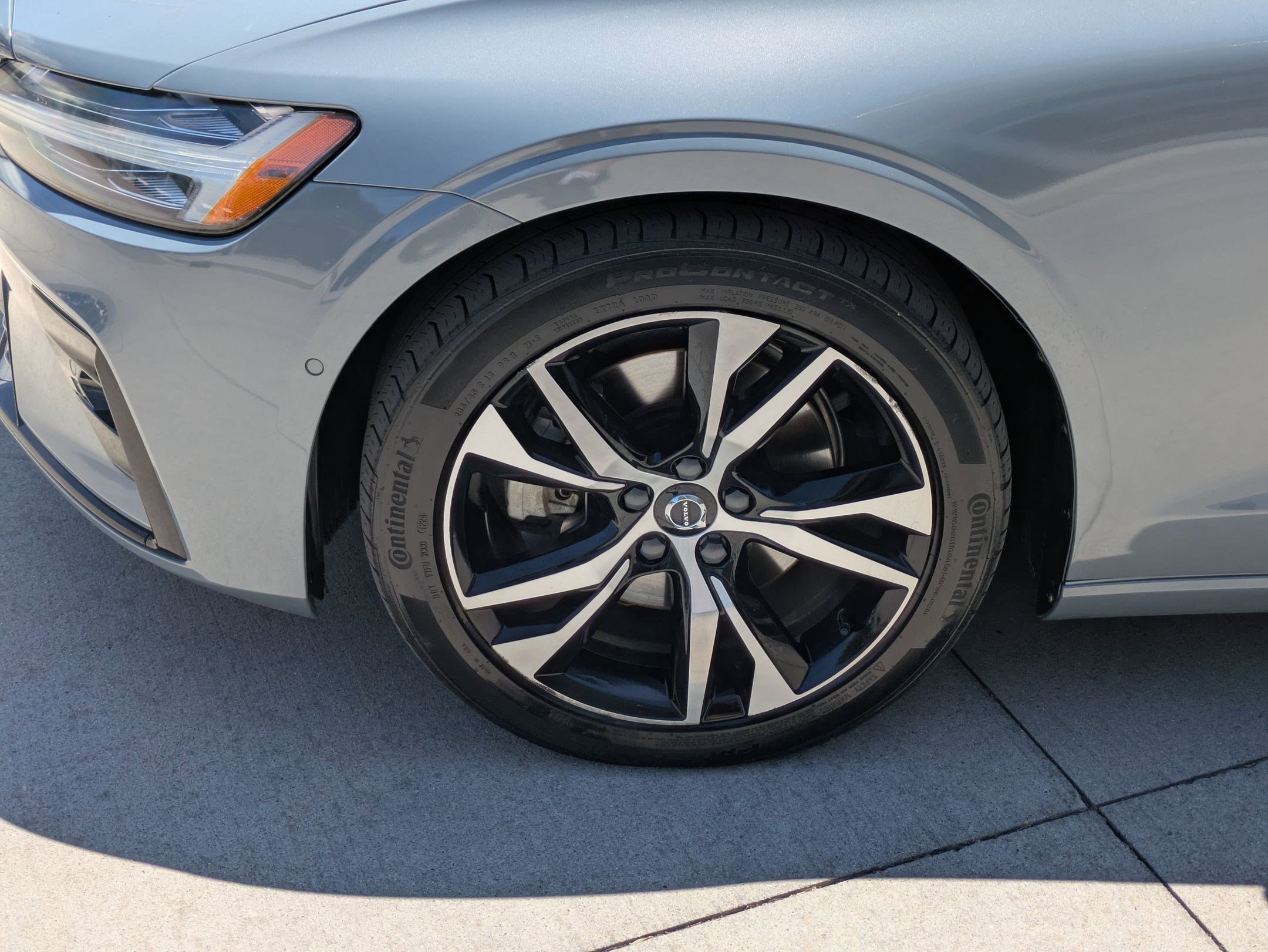 Used 2024 Blue Volvo Plus Dark Theme image 11