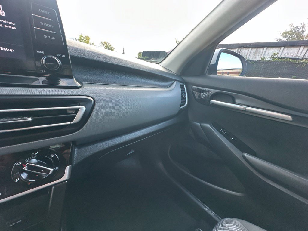 Used 2023 White Kia LX image 20