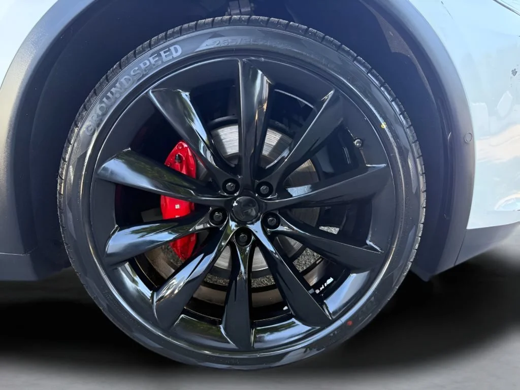 Used 2020  Tesla Performance image 30