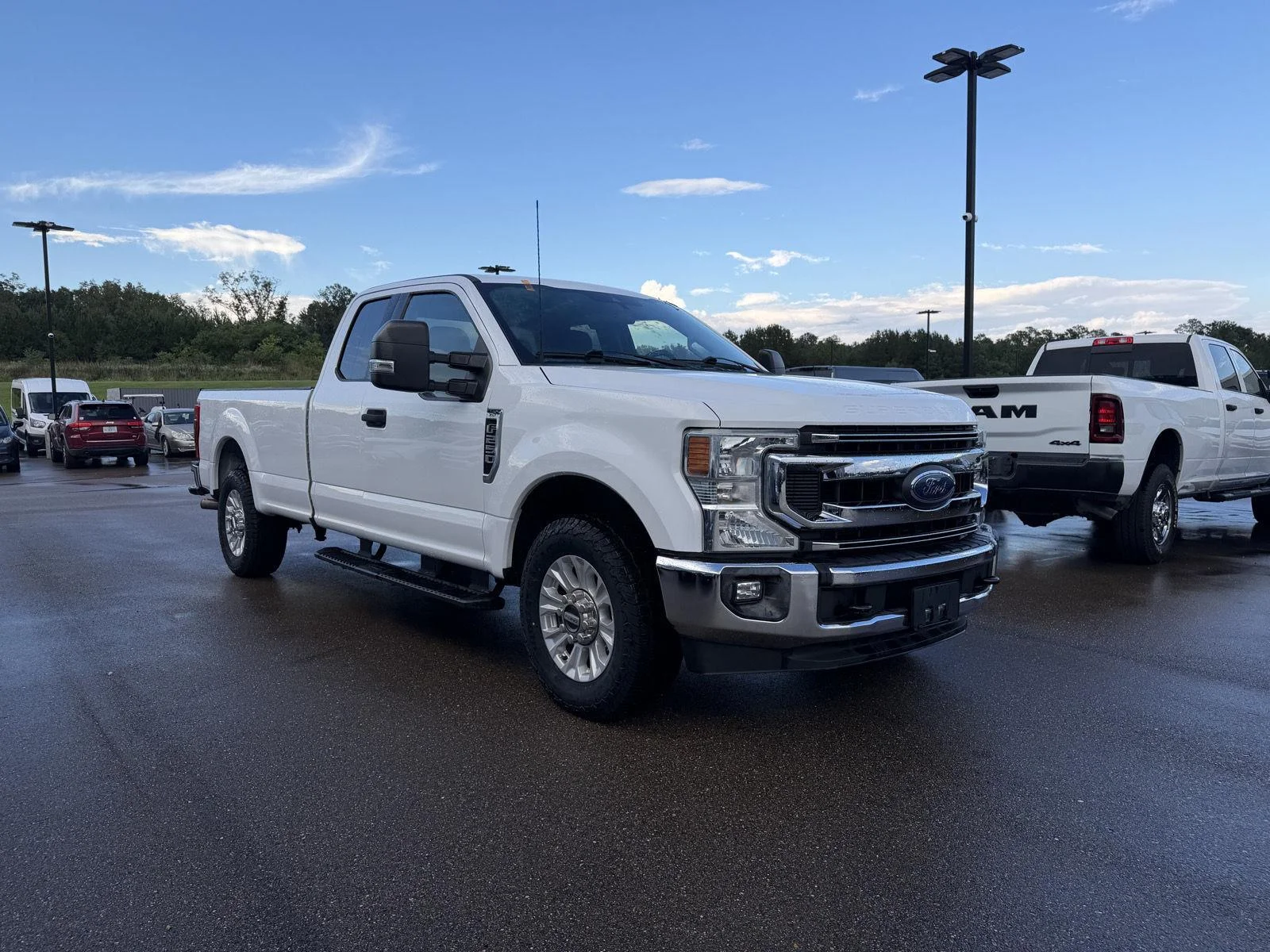 Used 2022 Oxford White Ford XLT image 3