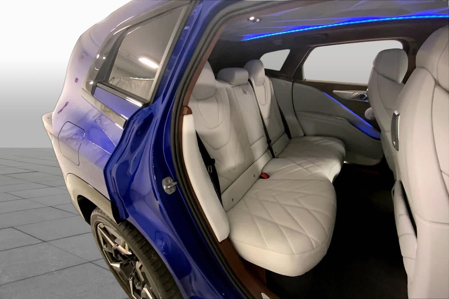 Used 2023 Marina Bay Blue Metallic BMW  image 19