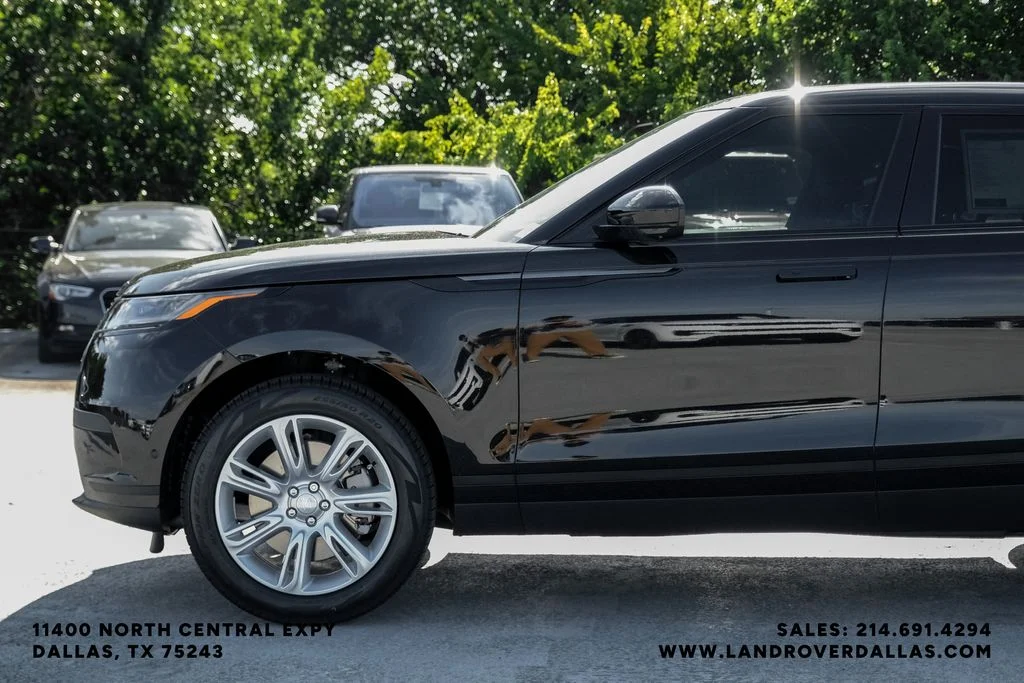 New 2026 Santorini Black Metallic Land Rover S image 10