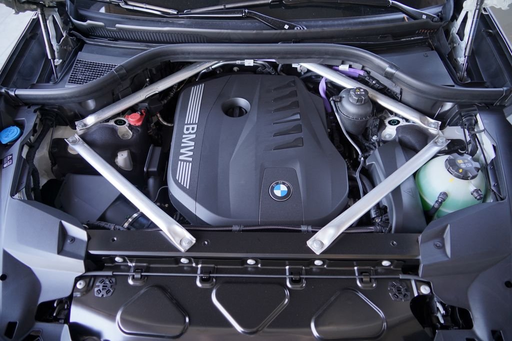 New 2027 Alpine White BMW xDrive40i image 36