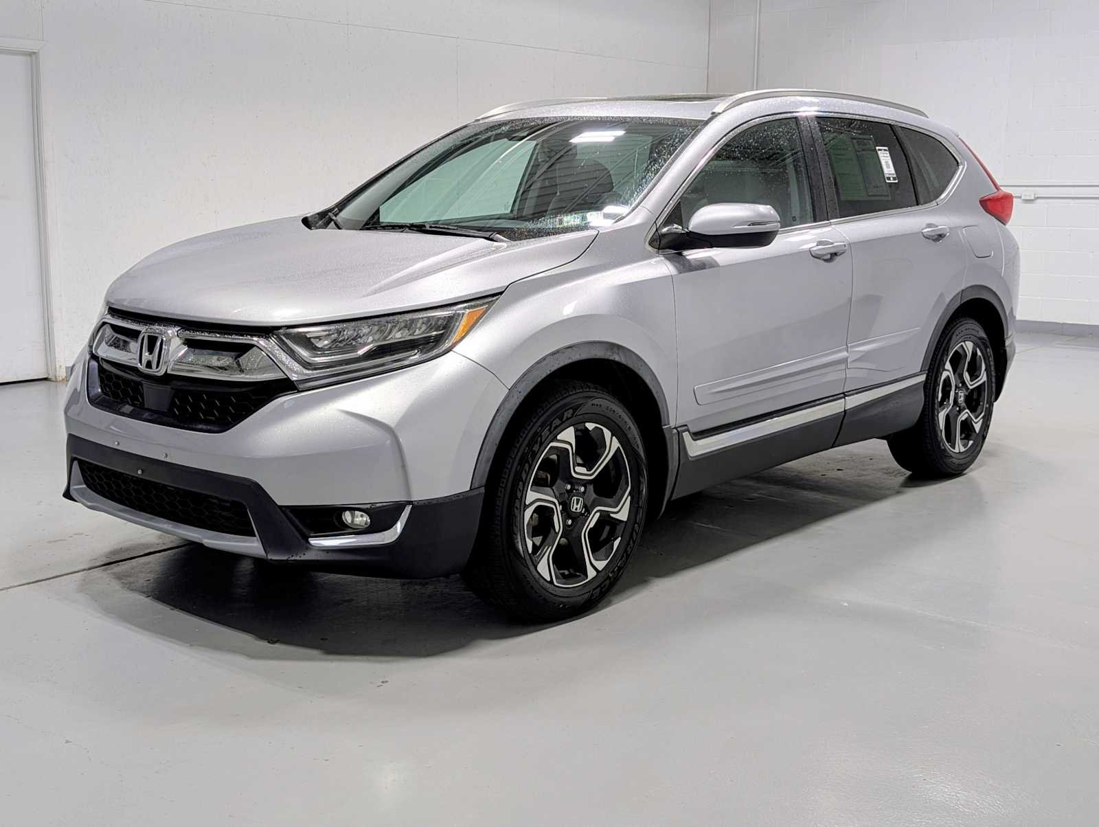 2017 Honda CR-V Touring AWD's photo