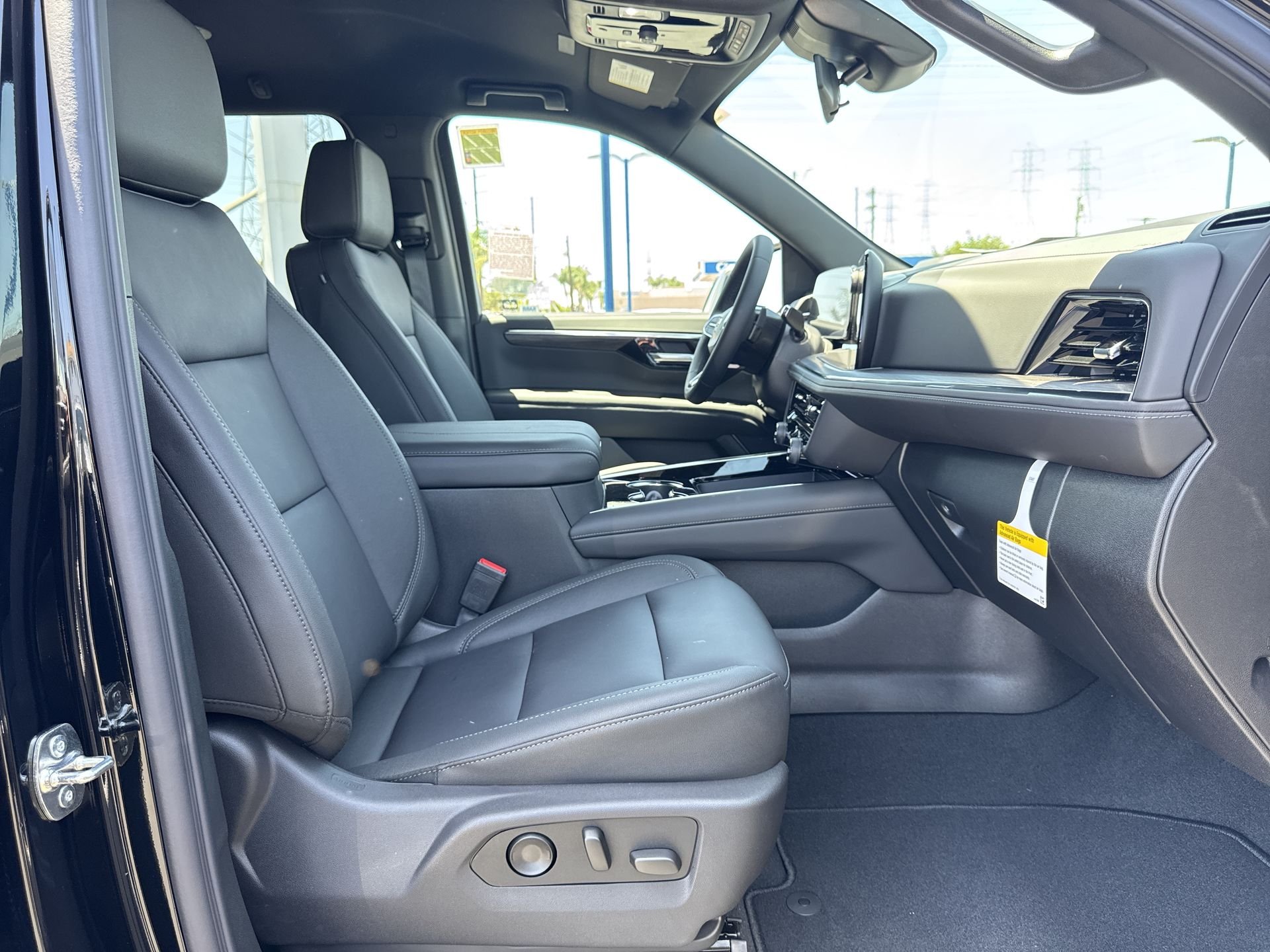 2026 Chevrolet Suburban LT - Photo 41