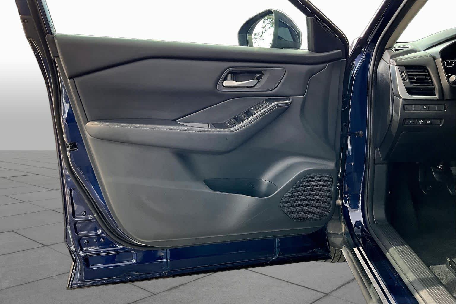 Used 2026 Deep Ocean Blue Pearl Nissan SV image 21
