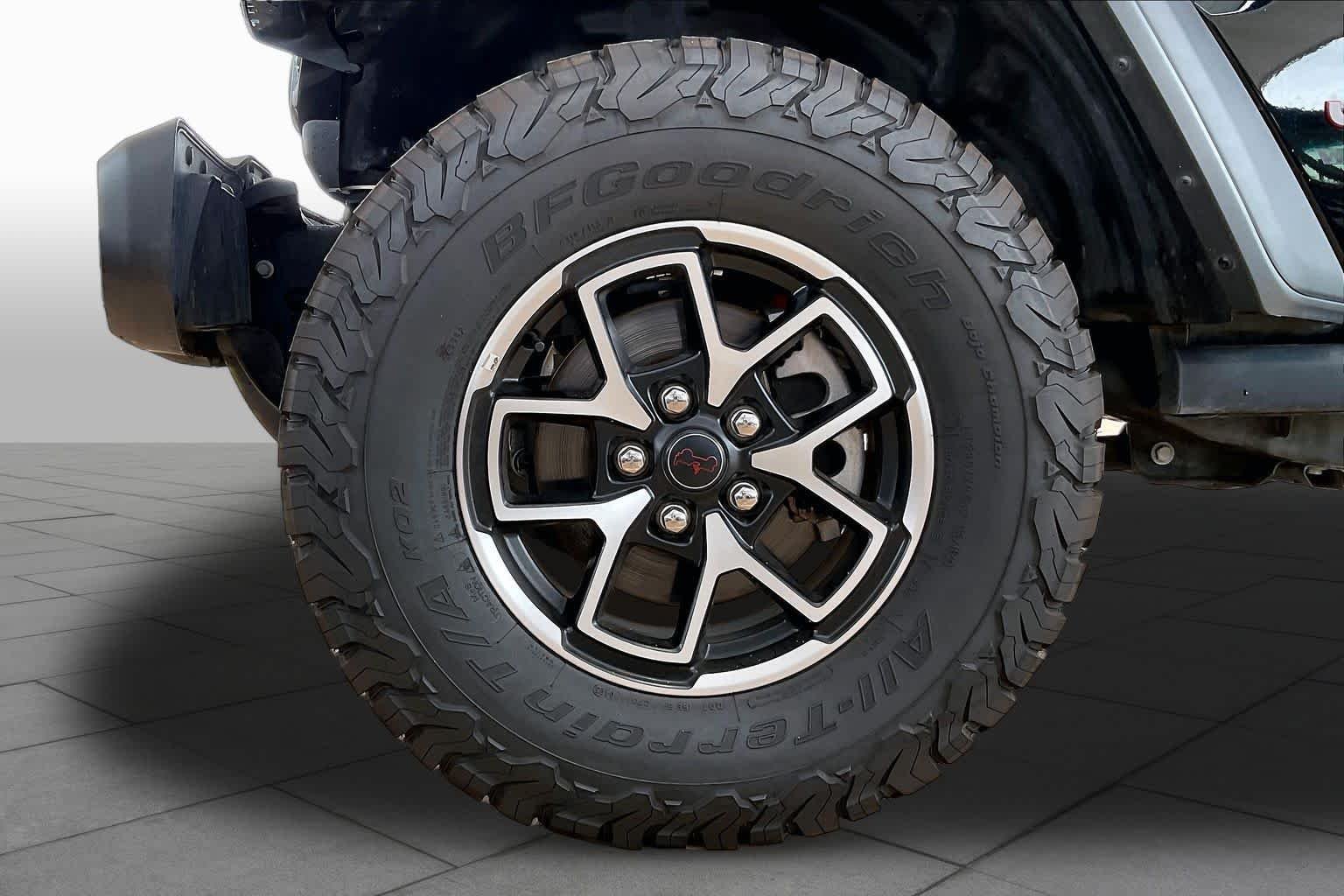 Used 2025 Black Clearcoat Jeep Rubicon image 11
