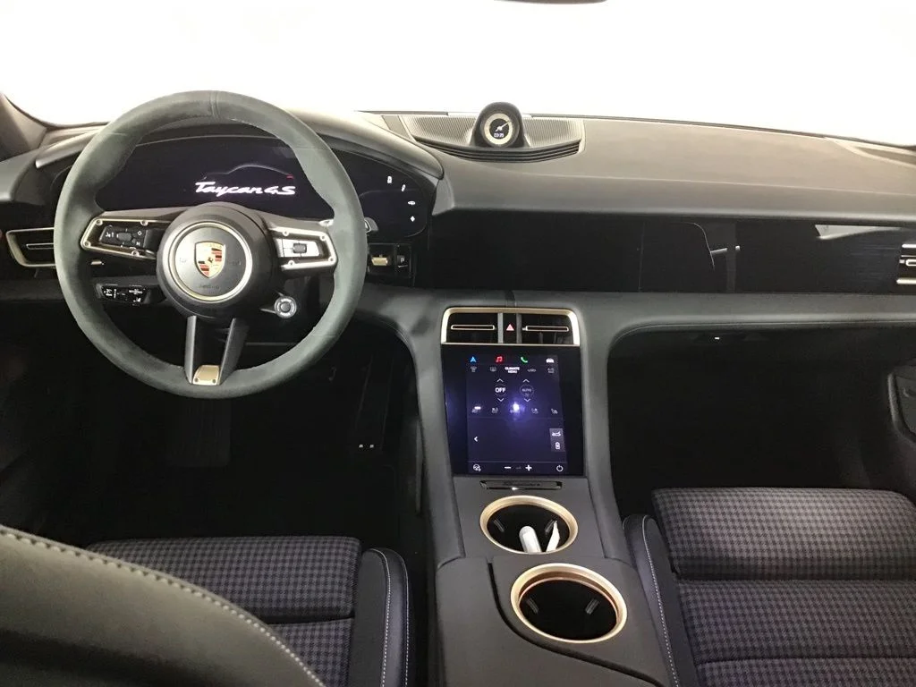 2025 Porsche Taycan S - Photo 21