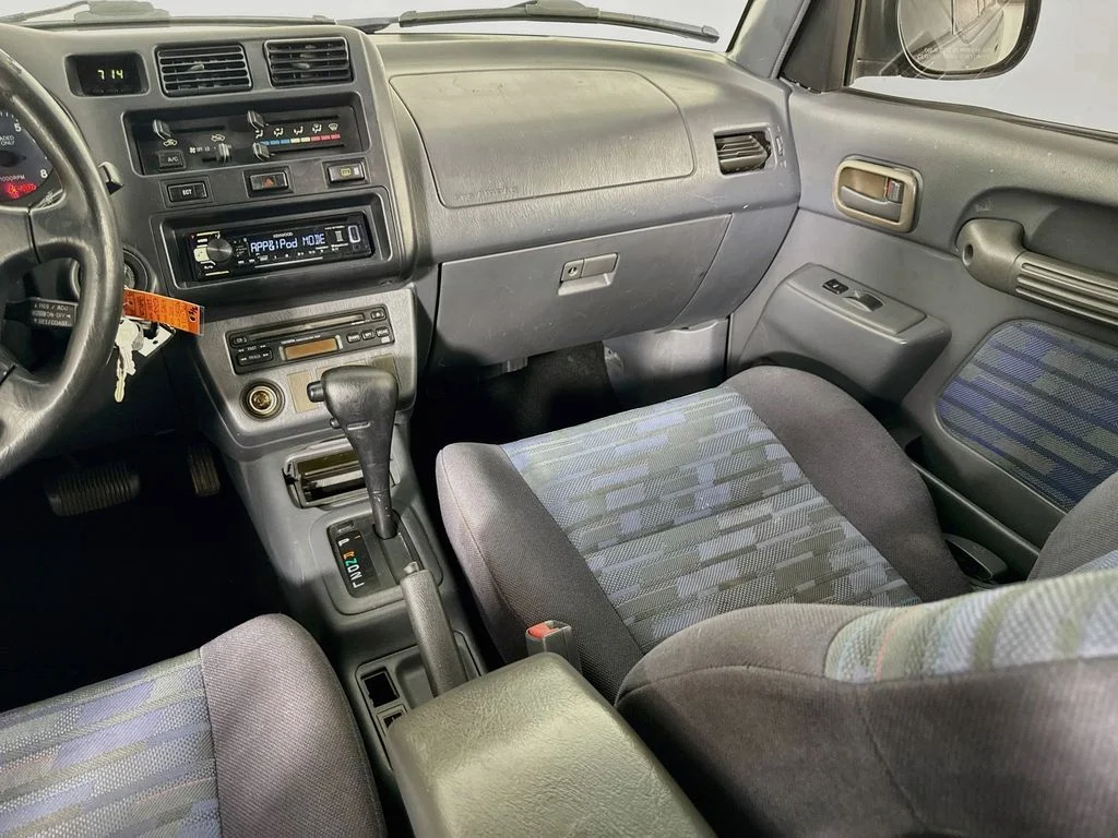 Used 1997  Toyota Base image 24