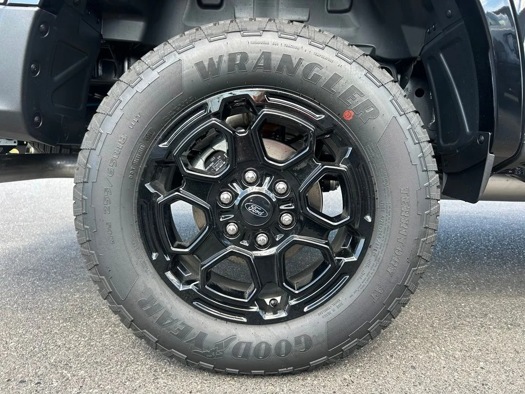 New 2026 Shadow Black Ford XLT image 34