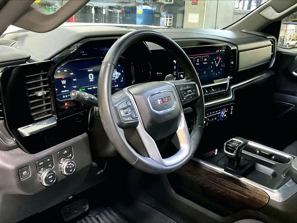 Used 2023 White GMC Elevation image 8