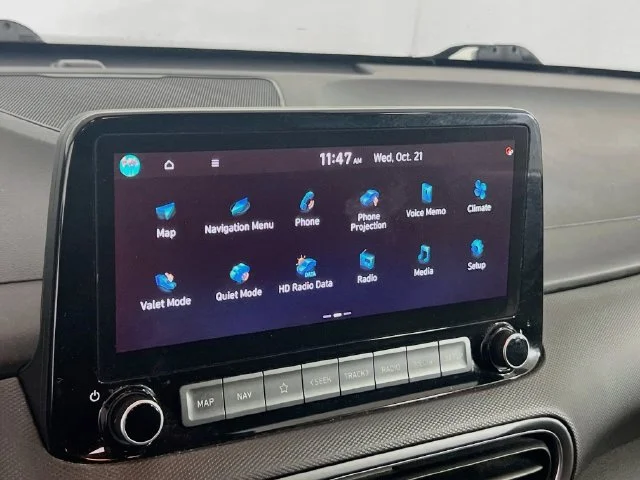 Used 2022 Lunar Hyundai Limited image 11