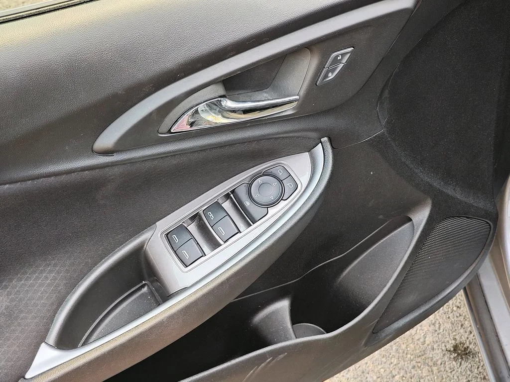 2023 Chevrolet Malibu 1LT - Photo 12