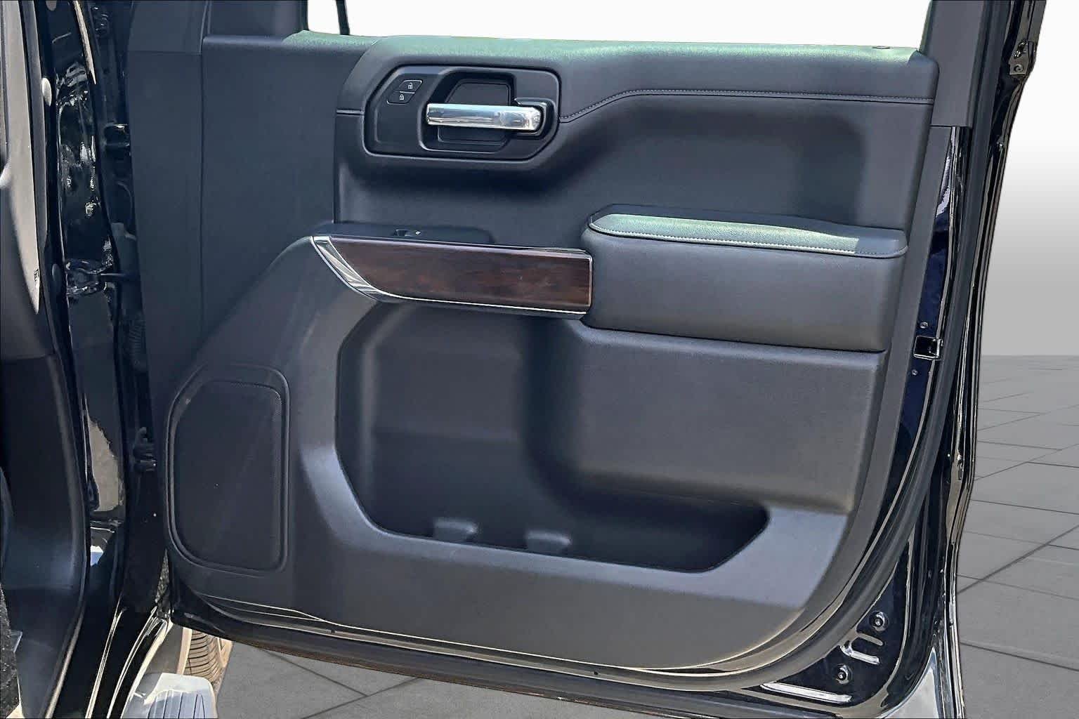 Used 2021 Onyx Black GMC SLT image 21