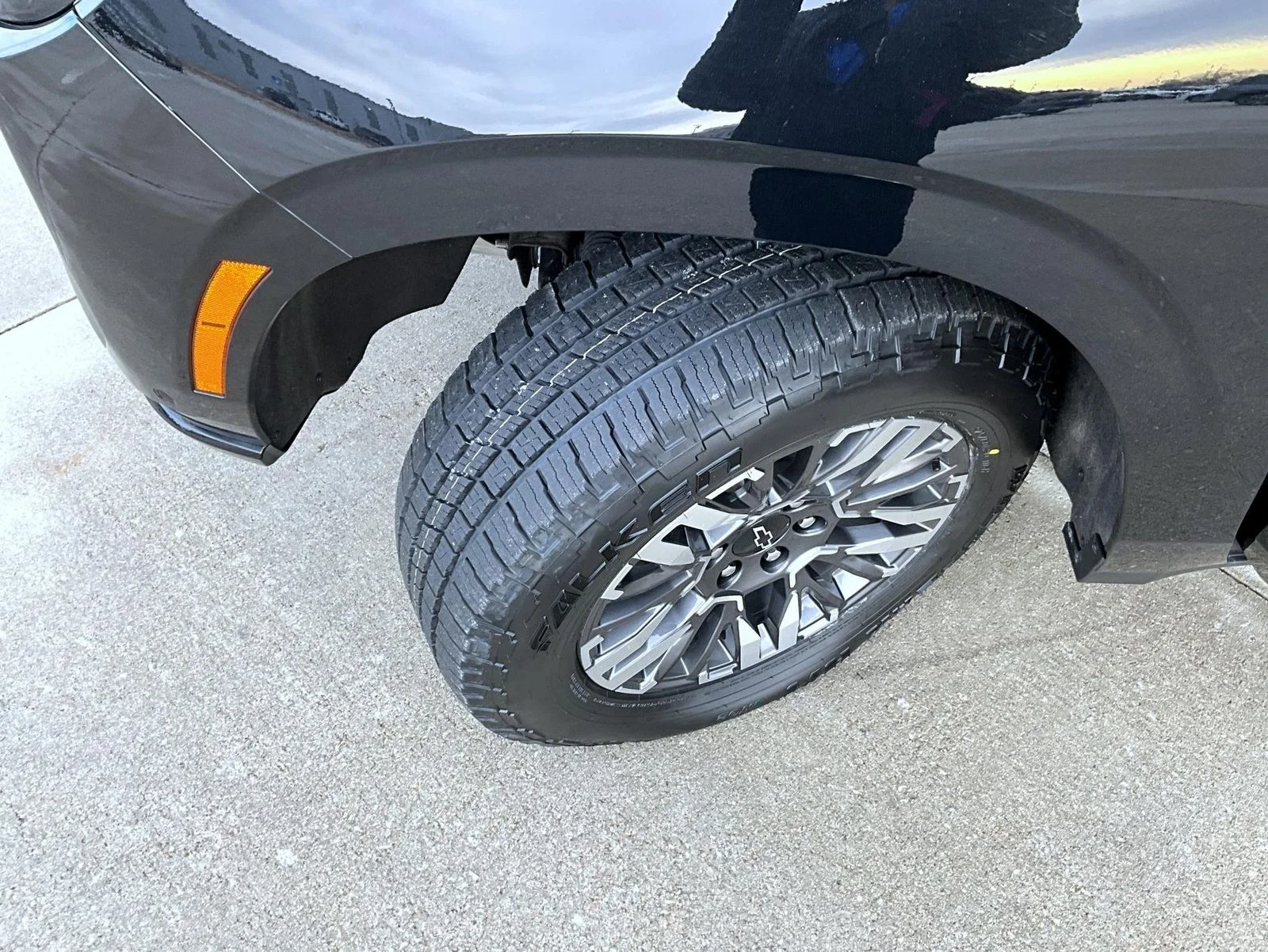 Used 2025 Black Chevrolet Z71 image 26