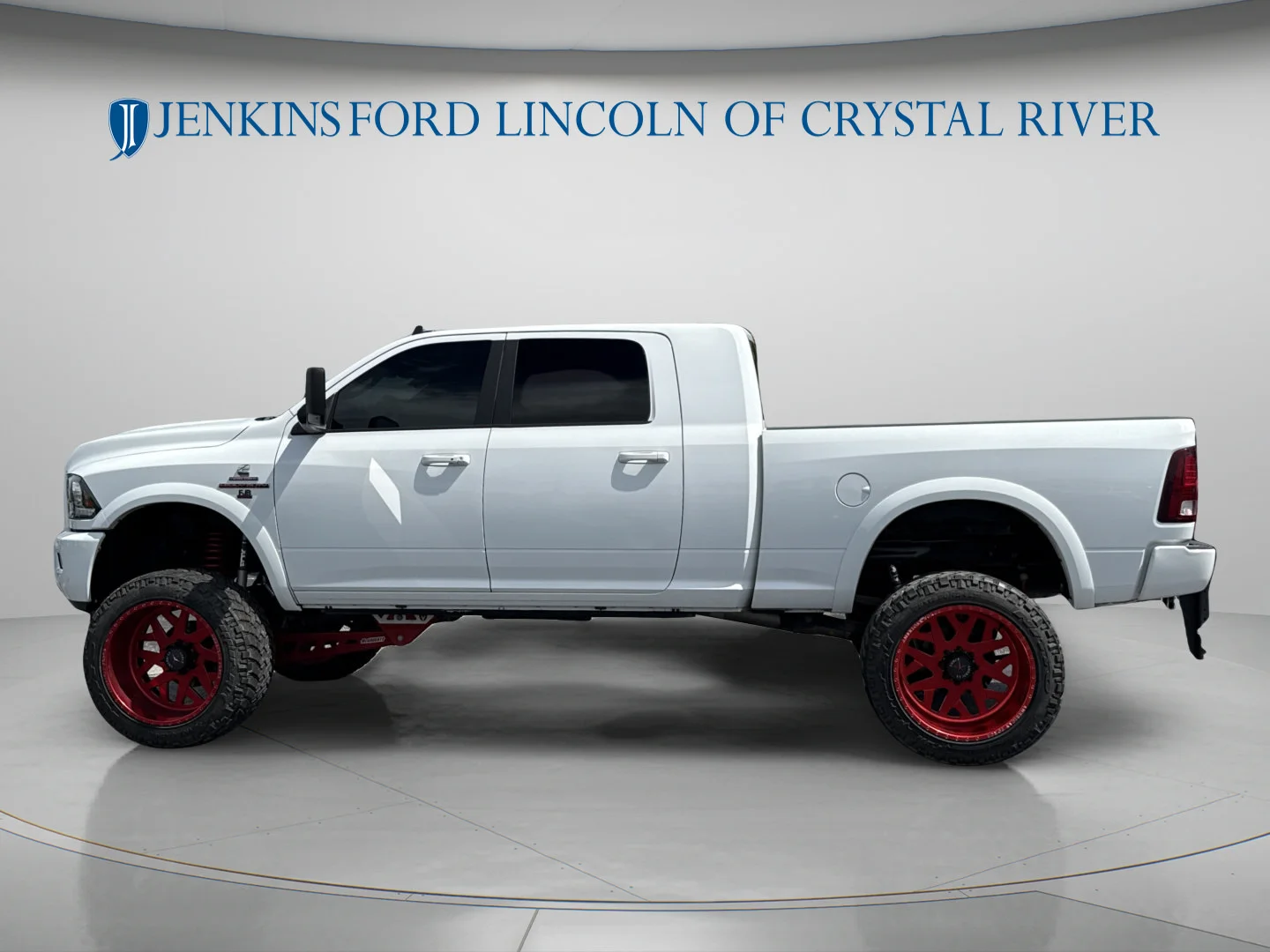 Used 2018 Bright White Clearcoat Ram Laramie image 10