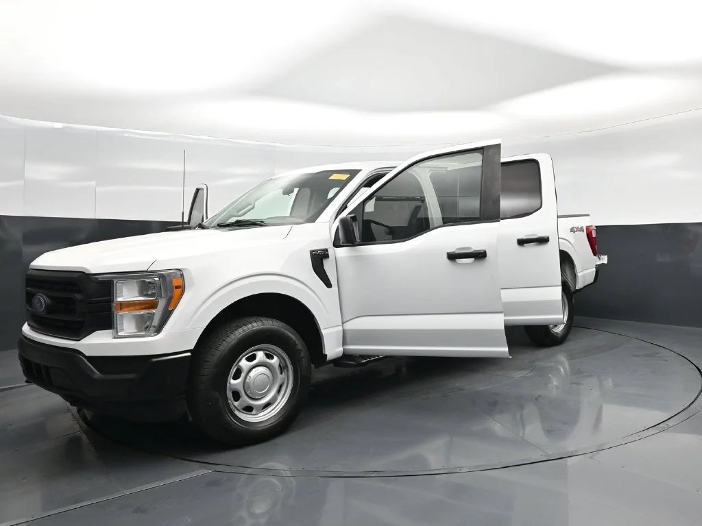 Used 2021 White Ford XL image 22
