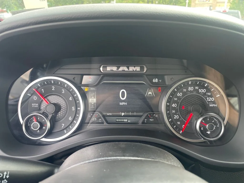 Used 2025 Blue Ram Big Horn/Lone Star image 16