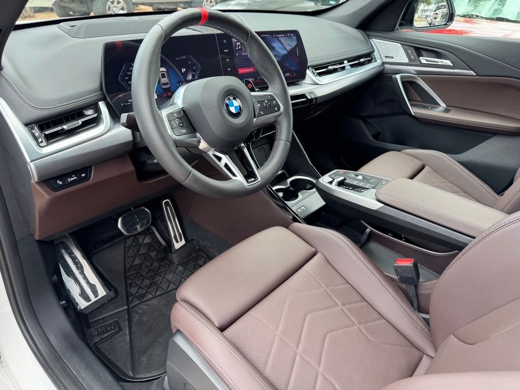 Used 2025 White BMW M35i image 10