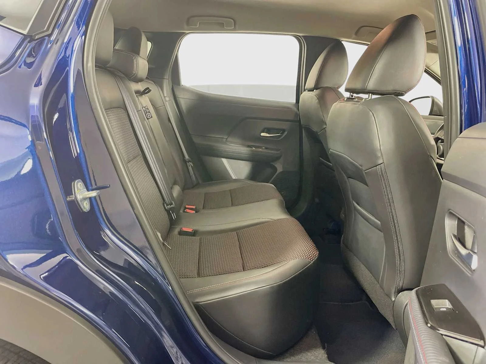 Used 2025 Deep Blue Pearl/Gun Metallic Nissan SR image 22