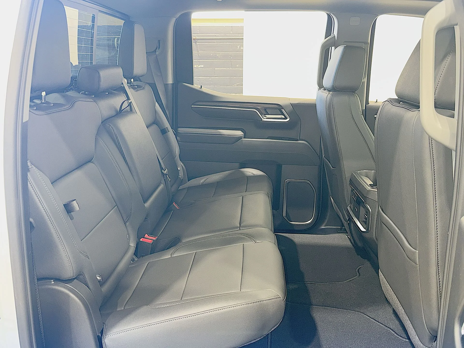 New 2026 Glacier White Tricoat GMC SLT image 27
