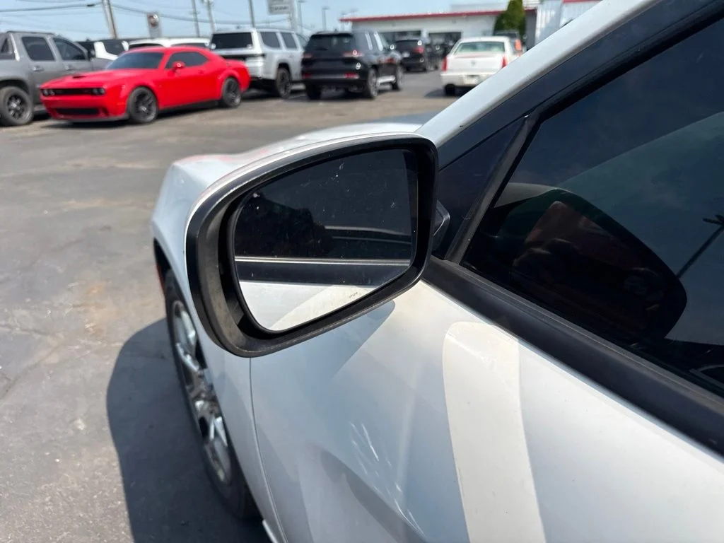 Used 2016 White Dodge SXT image 11