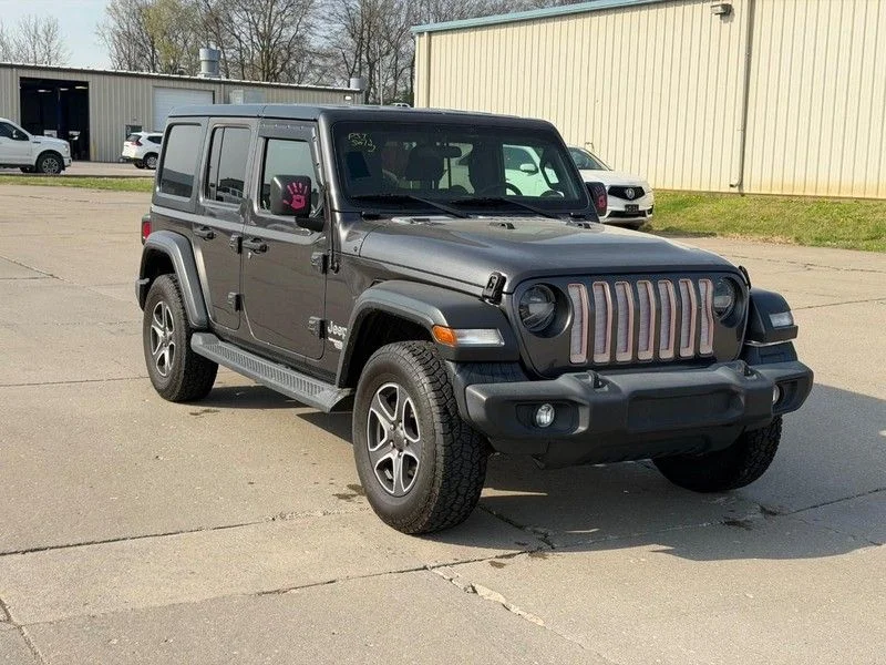 2020 Jeep Wrangler Sport S's photo