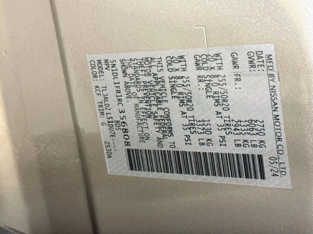 Certified Used 2024 Silver INFINITI LUXE image 46