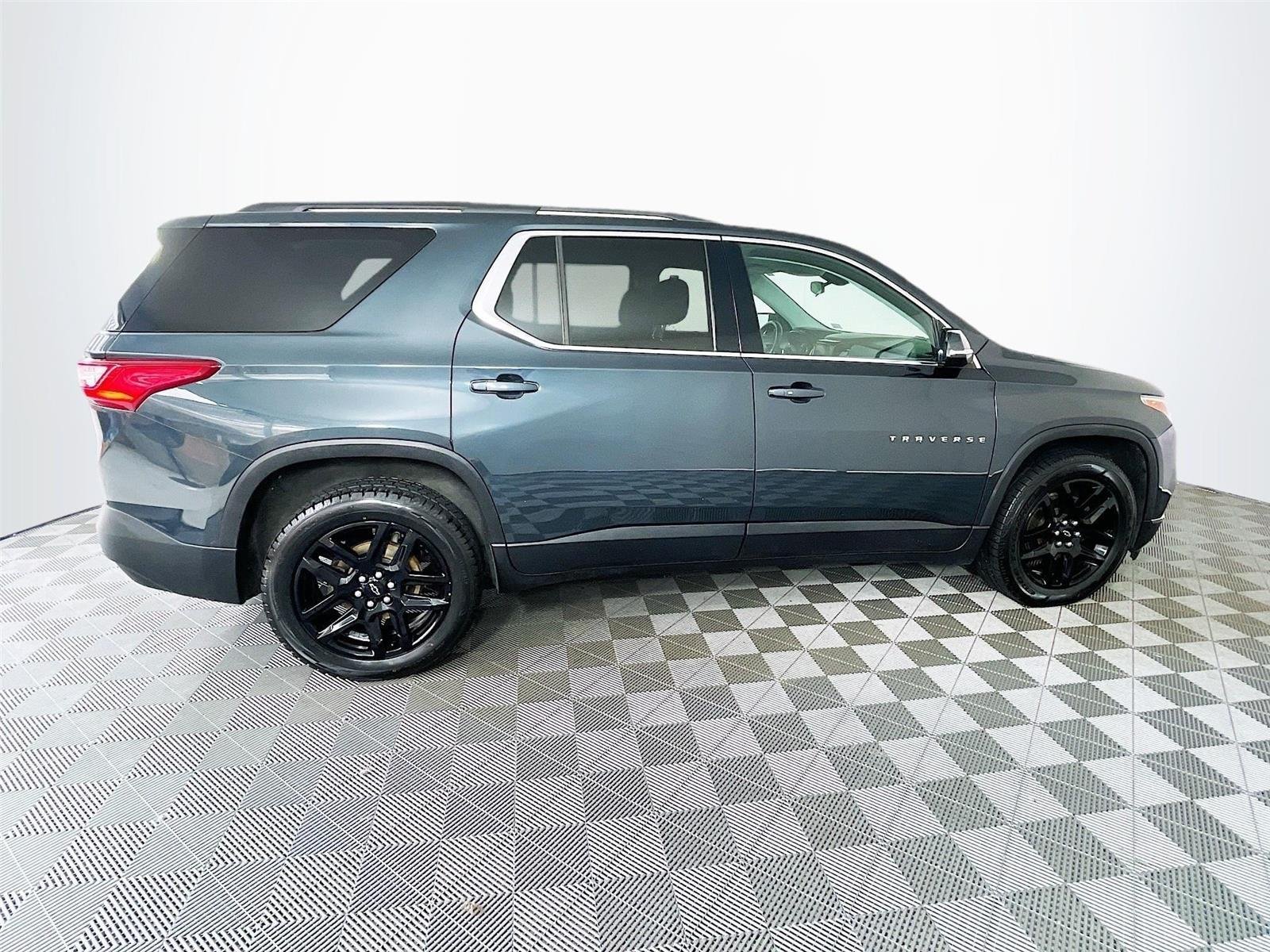 Used 2019 Graphite Metallic Chevrolet LT Cloth image 10