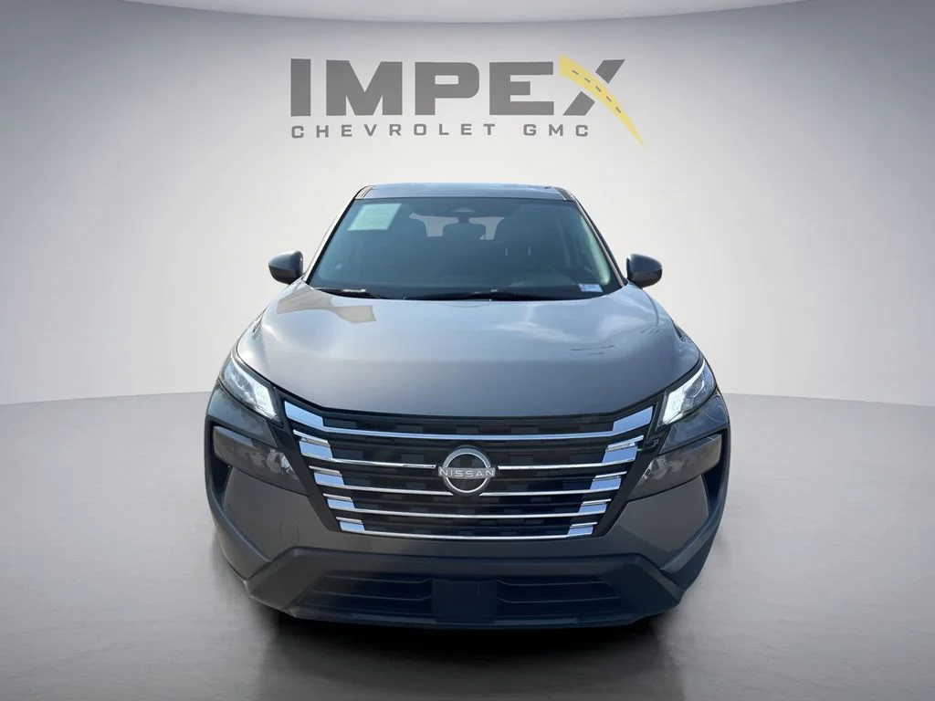 Used 2025 Gray Nissan SV image 8