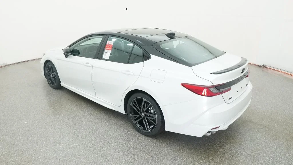 New 2026 Wind Chill Pearl with Midnight Black Metallic roof Toyota XSE image 11