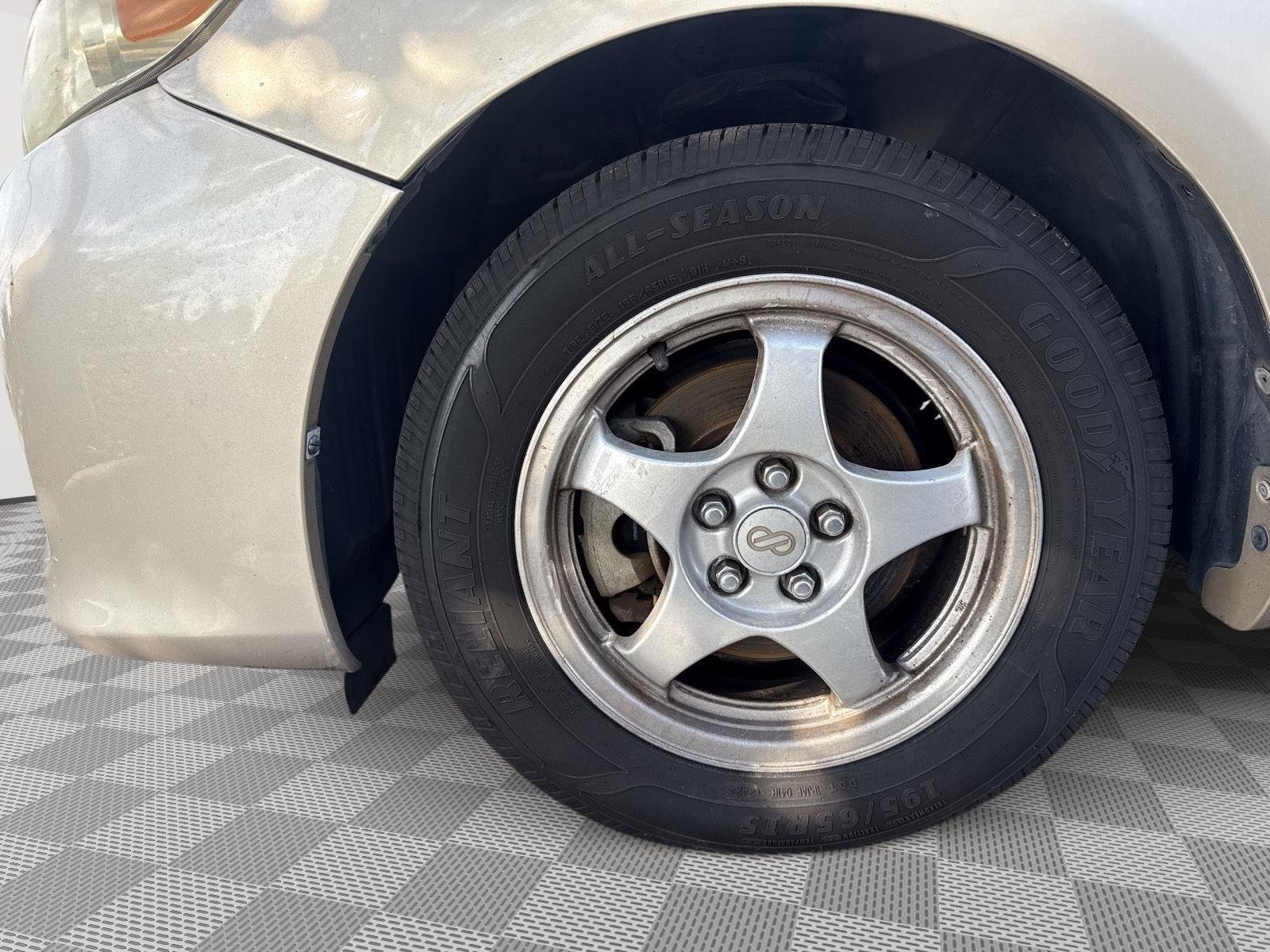 Used 2011 Sandy Beach Metallic Toyota LE image 19