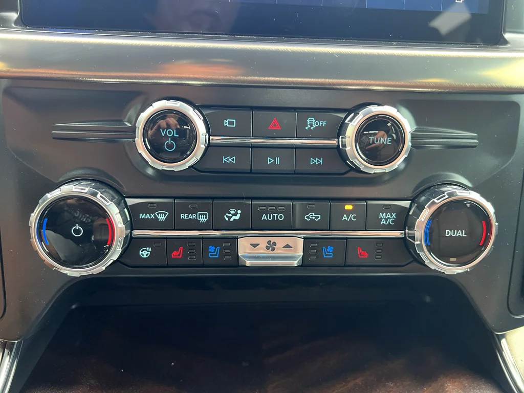 New 2026 Star White Metallic Tri-Coat Ford King Ranch® image 16