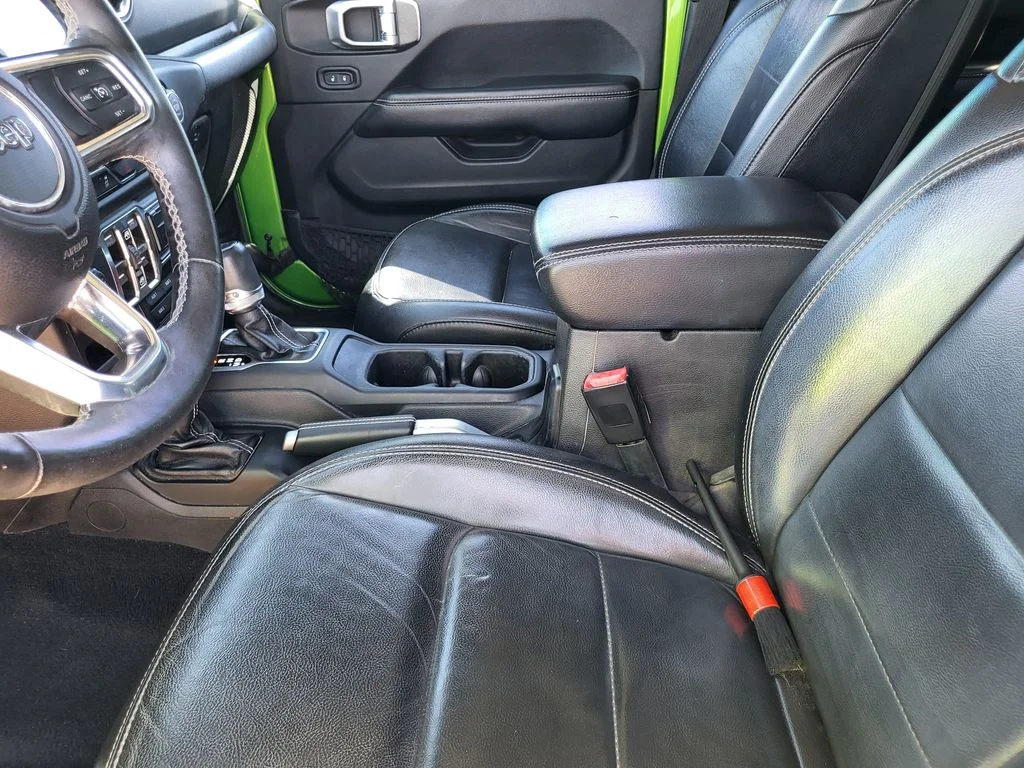 Used 2018 Mojito! Clearcoat Jeep Unlimited Sahara image 22