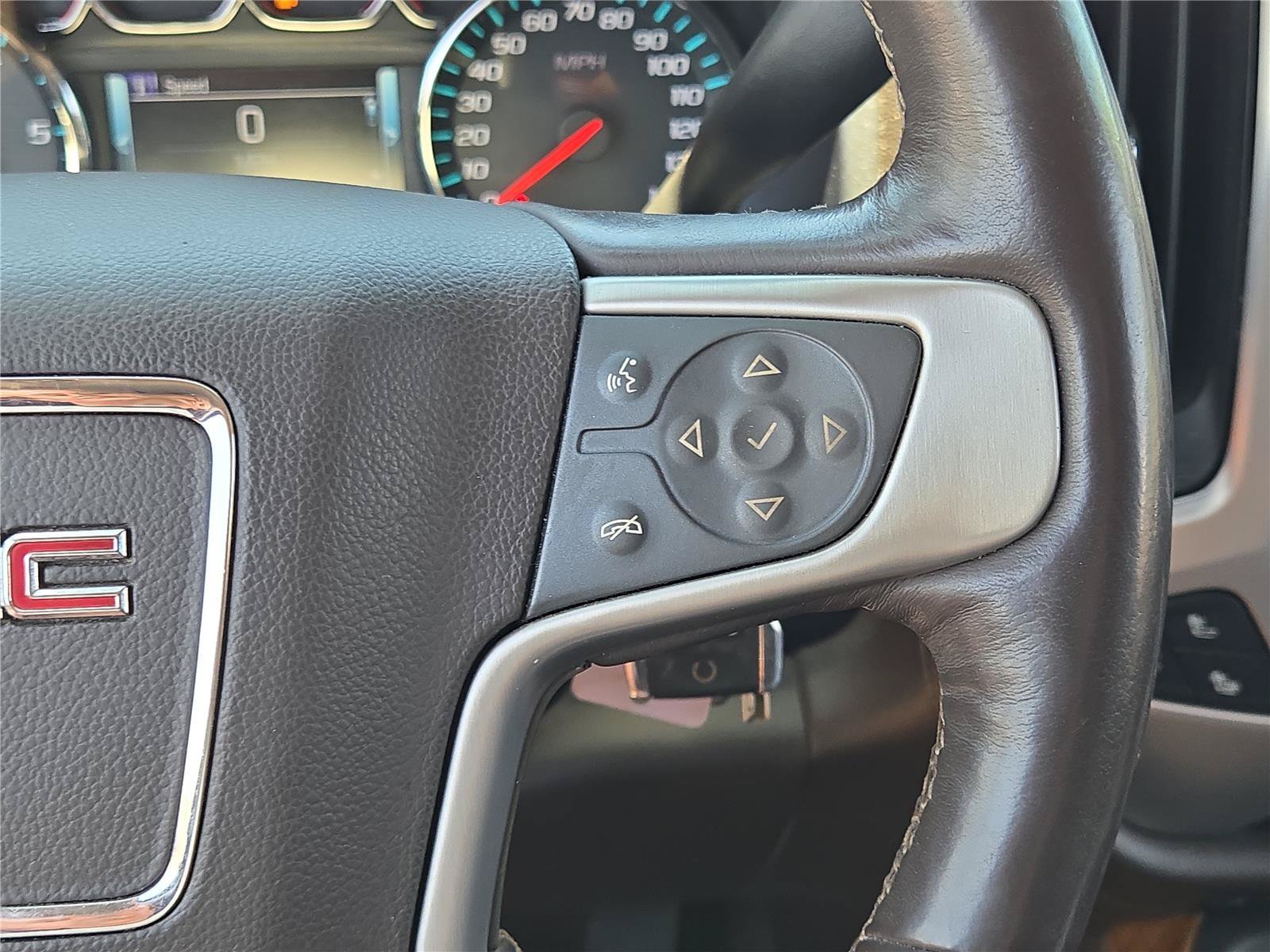 Used 2018 White GMC SLT image 23