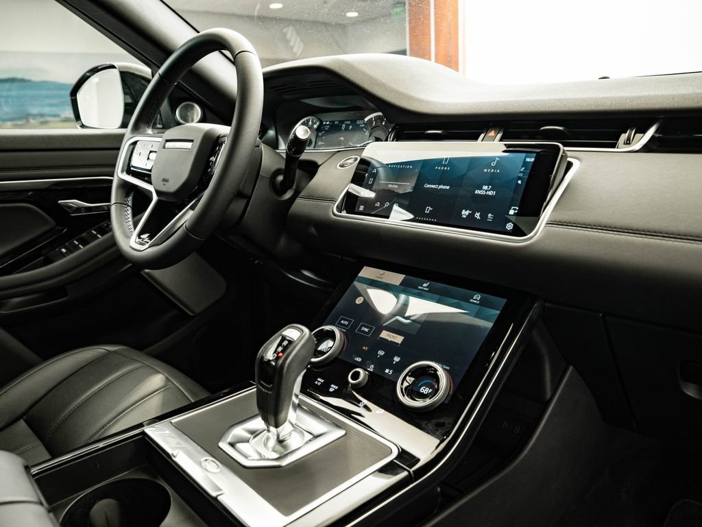 Used 2023 Gray Land Rover SE image 48